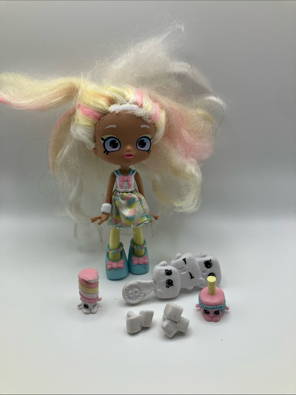 Shopkins Shoppies Marsha Mello Doll 2015 Lot Marshmallow Accessories